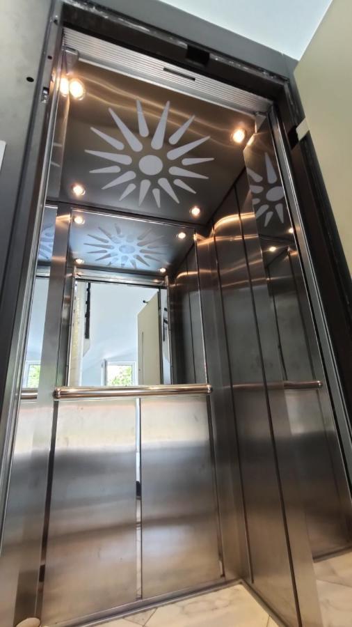 Crystal Blue Apartments Nea Kallikrateia エクステリア 写真