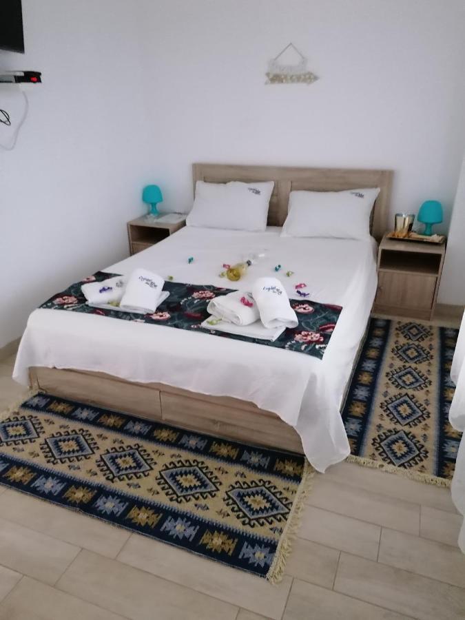 Crystal Blue Apartments Nea Kallikrateia エクステリア 写真