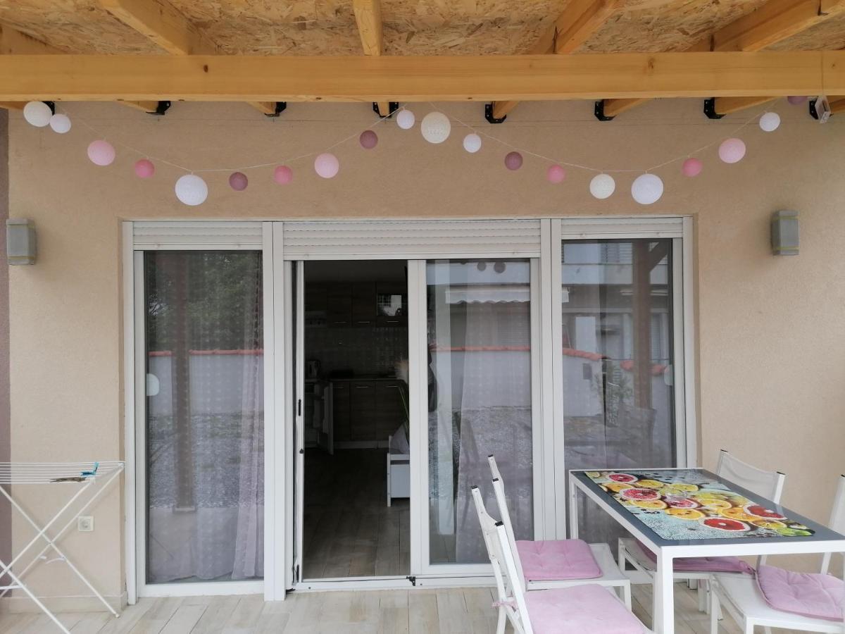 Crystal Blue Apartments Nea Kallikrateia エクステリア 写真